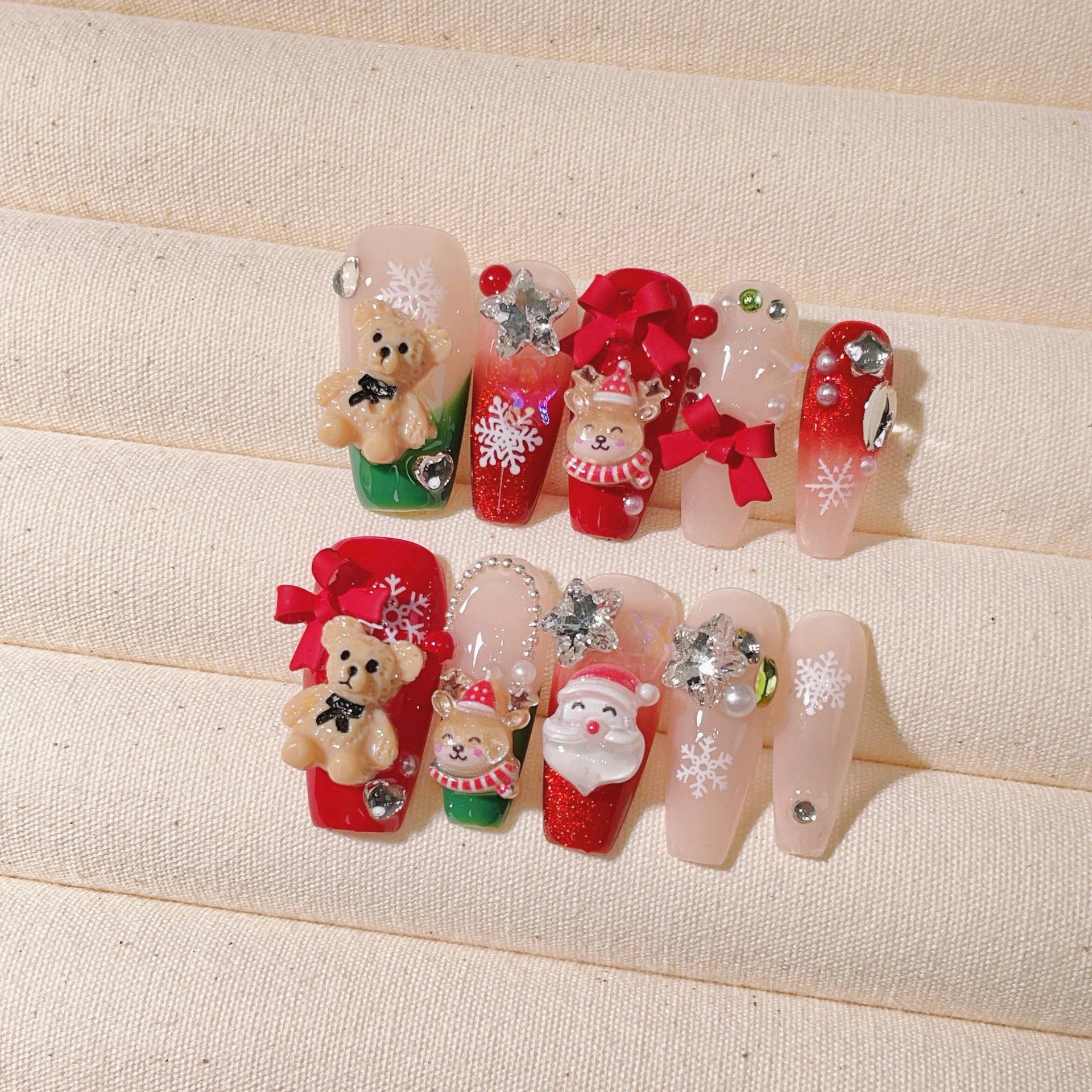 ✨   Christmas Handmade Press-On Nails